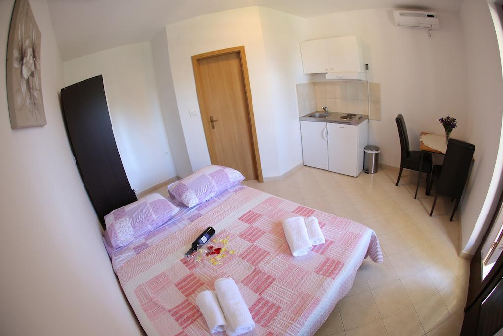 Apartments Vedrana Zadar Chambre photo
